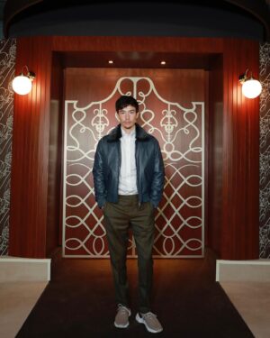 Sen Mitsuji Instagram - まだ帰って来たばかりだけど #berluti のトラベルライン〈トワル・マルブフ〉を着たら、またすぐにでもどこかに行きたい気分になった。#berlutitoilemarbeuf