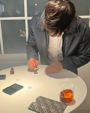 Sen Mitsuji Instagram - まだ帰って来たばかりだけど #berluti のトラベルライン〈トワル・マルブフ〉を着たら、またすぐにでもどこかに行きたい気分になった。#berlutitoilemarbeuf