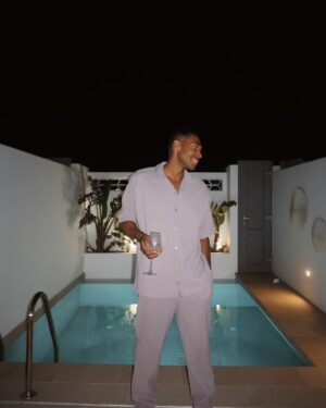 Senna Hounhanou Instagram - What happens in Mykonos, stays in Mykonos ….
@boohoomanofficial