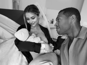 Senna Hounhanou Instagram - Bienvenue au monde notre fils 🤍
04/07/24
Léo 🤍
