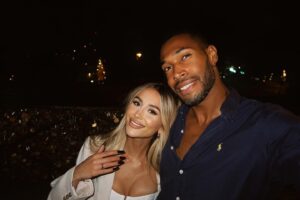 Senna Hounhanou Instagram - Aimer c’est vivre.