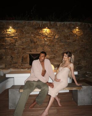 Senna Hounhanou Instagram - Happy birthday to my soulmate, my partner, my best friend and most of all to the coolest dad-to-be.
Thank you for being part of my life, my love.
To your 34th birthday.
I love you more than anything 🤍
@senna_off