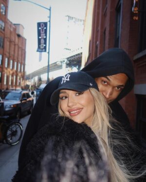 Senna Hounhanou Instagram - Je l’aime !