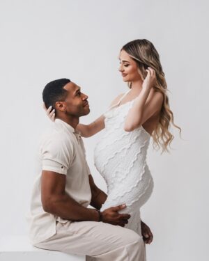 Senna Hounhanou Instagram - mom & dad ⌛️

Photographer : @13ordesandra 
Make-up artist : @oliviacanartistry