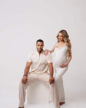 Senna Hounhanou Instagram - mom & dad ⌛️

Photographer : @13ordesandra 
Make-up artist : @oliviacanartistry