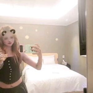 Seo Bo-ra Instagram - 힐링촤룡 🩵

@roshui10