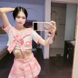 Seo Bo-ra Instagram - 핑쿠핑쿠 예쁜 교복 💕
합리적인 가격에 퀄리티도 좋구 배송두 디집어지게 빠릅니닷 🌟🌟
올로마켓은 신상품도 다른 사이트보다 후딱후딱 업로드 되구 서비스두 좋아용 👍👍
구경 한번 해보쎄용 ~~ 💜

#올로마켓 #성인용품 #성인상품 #섹시코스프레 
#섹시코스튬 #협찬 #협찬문의