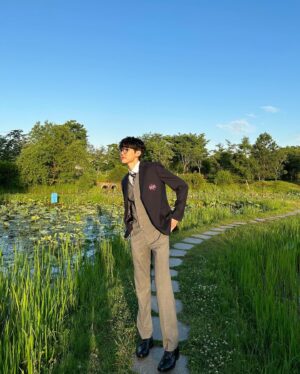 Seo Bum-june Instagram - @netflix @netflixkr #하이라키 #hierarchy 

마지막은 웃는 주원이