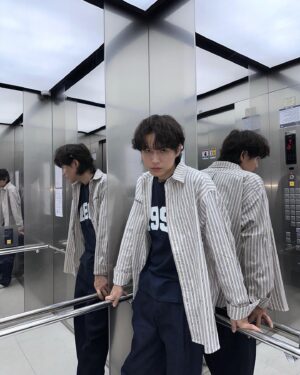 Seo Chul Goo Instagram - 띵동 올라갑니다