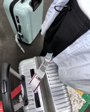 Seo Chul Goo Instagram - 하늘색 까만색