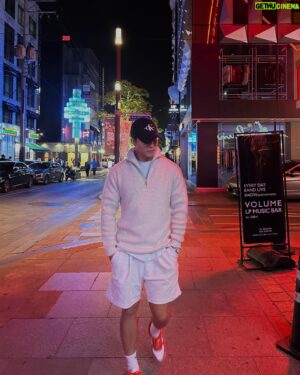Seo Ha-jun Instagram - 한걸음 한걸음 👣