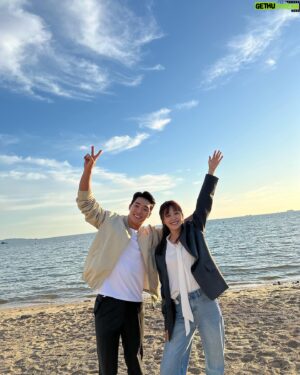 Seo Ha-jun Instagram - 어제를 마지막으로 드디어 ‘비밀의집’ 의 대 장정이 막을 내렸습니다 .

8개월이라는
긴 시간동안 정말 추억도 많이 남았고, 행복한 시간이었습니다. 
감독님들과 스텝분들 너무 고생많으셨고 진심으로 감사드리며, 현장에서 주신 사랑 잊지않고 간직하겠습니다. 

항상 친 손자처럼 아껴주시고 이뻐해주신 장항선 선생님, 현장의 큰누나처럼 모두를 챙겨주신 이승연 선배님, 너무 이쁘고 매력만점인 우리 이영은누나, 
많은 시간을 함께하진 못했지만 정말 친누나처럼 정이든 윤아정누나, 촬영하는 내내 정말 내딸이었으면 했던 우리 예린이, 그리고 함께 호흡했던 배우분들, 선배님들 정말 고생 많으셨고 함께할 수 있어 영광이었습니다.

또한 너무 정이 많이든 우리 스텝분들. 
8개월동안 눈을뜨면 제일먼저 본 든든한 동생 메니저 석준이와 채영이, 선희, 채원이 🥰
연출팀, 카메라팀, 마지막까지 함께하지 못했던 조명팀 형들과 많은 시간 함께하지 못했지만 짦은 시간에 정이든 조명팀 형 동생들, 분장팀, 의상팀, 소품팀 모두 너무 감사했고 현장에서 모두들 덕분에 행복하게 웃음지으며 촬영할수 있었습니다. 
저에겐 그 모든것이 너무나 큰힘이었고 응원이었습니다. 진심으로 감사드립니다. 

앞으로 보다 더 나은 모습과 좋은 작품으로 하루빨리 찾아뵙겠습니다. 

그동안 ‘비밀의집’ 을 사랑해주신 모든 시청자 여러분들께 진신으로 감사드립니다.

#비밀의집 #감사했습니다 그리고 #행복했습니다 #안녕