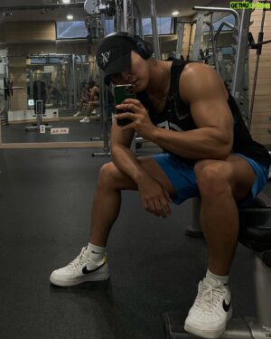 Seo Ha-jun Instagram - 🎧🏋🏾