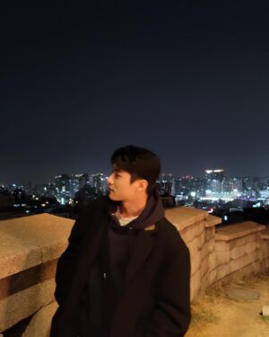 Seo Ji-hoon Instagram - 영혼을 잃은 넙치강민 😐
#소용없어거짓말