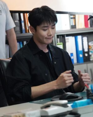 Seo Ji-hoon Instagram - 오늘도 소용없어 거짓말 🤫