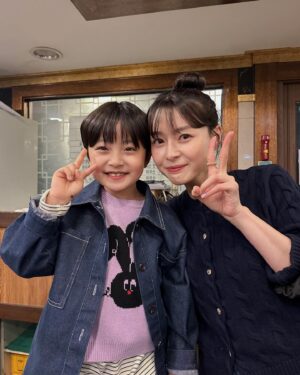 Seo Woo-jin Instagram - .
늦은 작품 끝인사.

처음 오디션 대본을 받았을 때, 대본을 읽고 목이 메여와 
한동안 아무것도 못하고 펑펑 울었던 기억이 납니다. 
좋은 작품에 누가 되지 않도록
우진이랑 정말 열심히 했던 날들이었습니다.
윤해와 윤달이를 연기할 수 있도록 허락해주신 감독님 감사합니다!
한 회 분량의 에피소드 주인공이었지만 4개월 넘게 함께 했던..
우진이도 저도 한 단계 더 성장 할 수 있었던..
행복하고, 아주 소중한 시간이었어요.

따뜻한 배우님들과 감독님, 그리고 야한사진관 가족들!
본방사수 함께하며 울고 웃어주신 시청자분들!
모두 감사합니다❤️