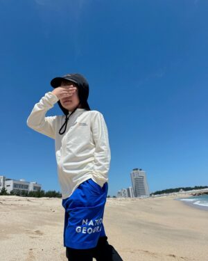 Seo Woo-jin Instagram - #제품협찬
.
올 여름 바다는 
#내셔널지오그래픽키즈 래쉬가드와 함께😉
@ng_apparel.kids

#내셔널지오그래픽키즈 #키즈수영복 
#키즈#래쉬가드#키즈여름옷 #키즈래쉬가드