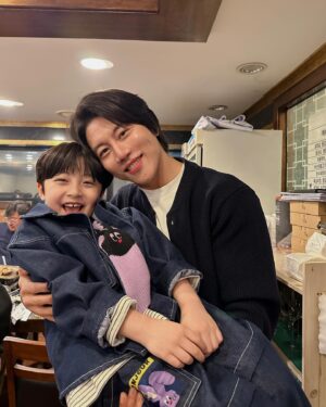 Seo Woo-jin Instagram - .
늦은 작품 끝인사.

처음 오디션 대본을 받았을 때, 대본을 읽고 목이 메여와 
한동안 아무것도 못하고 펑펑 울었던 기억이 납니다. 
좋은 작품에 누가 되지 않도록
우진이랑 정말 열심히 했던 날들이었습니다.
윤해와 윤달이를 연기할 수 있도록 허락해주신 감독님 감사합니다!
한 회 분량의 에피소드 주인공이었지만 4개월 넘게 함께 했던..
우진이도 저도 한 단계 더 성장 할 수 있었던..
행복하고, 아주 소중한 시간이었어요.

따뜻한 배우님들과 감독님, 그리고 야한사진관 가족들!
본방사수 함께하며 울고 웃어주신 시청자분들!
모두 감사합니다❤️