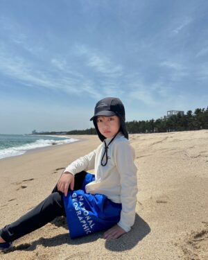 Seo Woo-jin Instagram - #제품협찬
.
올 여름 바다는 
#내셔널지오그래픽키즈 래쉬가드와 함께😉
@ng_apparel.kids

#내셔널지오그래픽키즈 #키즈수영복 
#키즈#래쉬가드#키즈여름옷 #키즈래쉬가드