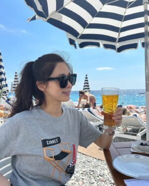Seo Young-hee Instagram - 🥂
비몽사몽에도 열심히 먹고 마시기