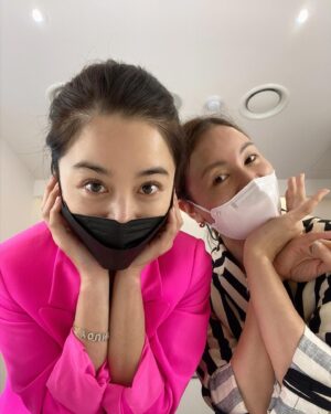 Seo Young-hee Instagram - 오호😻
#확바뀐#이경민포레청담
#거울놀이삼매경 
#골프더이뿌게치라며
#확#올려주신#속눈썹펌
#최고최고