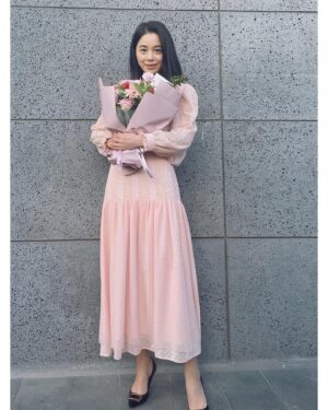 Seo Young-hee Instagram - 먼저갑니다🤗
#부산국제영화제
#뒤틀린집
#만인의연인
#만나서반가웠습니다
#곧다시올께요