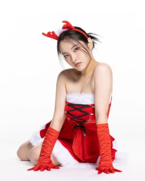 Seon Yoon-kyung Instagram - 👠섹시산타 coming soon🎄.
나 11시에 라방할껀데 보러올 사람🙋🏻‍♀️.