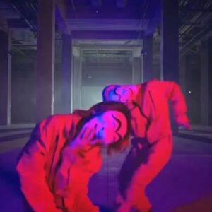 Seon Yoon-kyung Instagram - Netflix 🧨<종이의 집 : 공동경제구역>🪓.
Performance video by @hook_realbeat