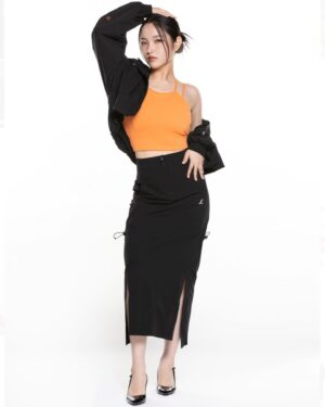 Seon Yoon-kyung Instagram - 내 🩸💦🥲이 담긴 picture .
With @fit.d_official 🧡.