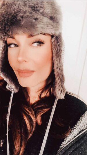 Serah D'Laine Instagram - Uuuuhg,” Burnout” - if you’re a 6-figure high achieving female entrepreneur, by now, than that word probably feels like it’s gonna be your epitaph. LoL! (*but not funny though)

The real reason you’re burnt out is because your motivation has been driven by avoiding what we don’t want, comparison   competition   making decisions off worst case scenarios.

Yes, those work to get you up off your ass to produce. Let’s keep it real.
I’ve had my own.

But that, sister is playing the short game. And the short game uses energy torching, fear-driven motivation. We should just call it burnout-driven because thats what you get. 

It’s not your fault - there is so much in the world that uses fear to get people to do something. But this “hustle, grind, go mode” is a survival pattern that’s rooted in a trauma response. 

You think you need to be DOING the next funnel, marketing strategy, vision calendar when it’s who you’re BEING - your “identity of success” that creates alignment with a long term mission. 
 
I am so sick of hearing people say, “Ok, I’ve heard of this reprogram my subconscious mind to become my best self….. but HOW”
.
We’ve all heard…..
Reframe your mindset 
Do a tapping exercise 
Meditate more
Those tools are all amazing   will get you to a certain point. 
But what got you here, won’t get you there…..

There will come a point in your business, if you’re not already at that plateau, where you have to switch what drives you   advance in a different way to keep your momentum…..   your health   sanity.

So while some say “New level, new devil” (worst phase ever said in entrepreneurial history imo)
I say “Bigger goals, better shoes”

 You have to embody the part of you that f*ing OWNS IT! 

There’s a version of yourself you haven’t even met yet. Are you ready to lead like HER?

DM me for a link to a free training for female entrepreneurs this Saturday