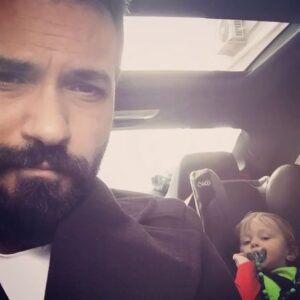 Serdar Özer Instagram - #Kral #düşünüyor #rahatsızetmeyin 
#King #thinking #dontdisturb ☠️