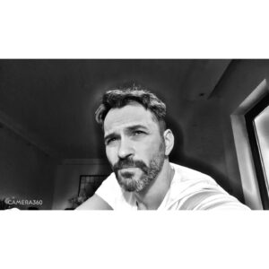 Serdar Özer Instagram - Back 2 black ♣️