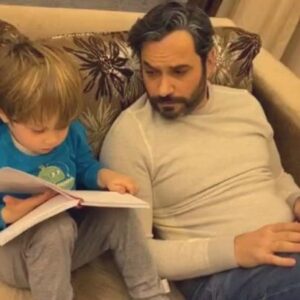 Serdar Özer Instagram - Yeni senaristimizle  pazarliklarim ve neticesinde senaryoda 5 4 7 sahne garantisi 👑 🤓🤪