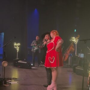 Serena Ryder Instagram - Oh helloooo friends! Long time no chat - happy new year! I can’t believe it’s already been over a month since my Merry Myths tour... whaaat? I want to send a huge thank you to all you lovely, beautiful humans who came out to the shows and for letting me be a part of your Christmas season. It was such a blast to sing and dance with y’all (and to meet some of you cuties!) 🥰

I’ve since been resting and gearing up for a busy year ahead. Keep your eyes peeled for 2024 show dates coming sooon. I can’t wait to see you all again!! Until then, take care of you. 🤍 

📸 @soundcheckentertainment @mike_scott_photography
