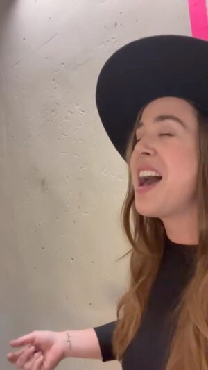 Serena Ryder Instagram - A lil #phantomoftheopera cool down party for my buds out there 🌈🎶🤍