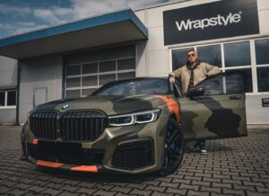 Sergei Barracuda Instagram - Doba je jaka je a zaklad vseho = prace & penize💰 Mas rad auta? Chces delat v rodinnem podniku balik a mit ho jisty na dlouhou dobu? @wrapstyle_ostrava & @wrapstyle_olomouc hleda nove hrace do tymu. ✅ Nejlepe zaucene frajery. Kdo neni zaucen muze byt naucen. Posilej zivotopis na bohac@wrapstyle.com a podekuj mi pozdeji🥂 Takova prilezitost je jednou za cas🏎️🏁 foto by @rebeccaoliviasibilev 📸