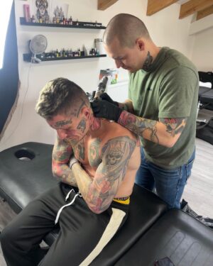Sergei Barracuda Instagram - s @mirekkopinectattoo jsme dobarvili starsi kerku🩸