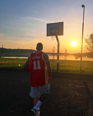 Sergei Barracuda Instagram - Pohodicka brasko🏀☀️⛱️