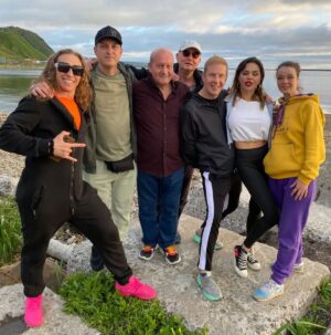 Sergey Glushko Instagram - Ну что ж ,друзья! Всегда безумно рад новым проектам! Знакомьтесь - суперкомедия "Любовнички или влюбленный в Бельмондо"
Тур по Дальнему Востоку подходит к концу,и, с уверенностью могу сказать - МЫ это сделали!
Спектакль получился....НЕВЕРОЯТНЫЙ! Спасибо ВАМ ,мои новые(старые) друзья и партнёры по проекту! Вы -космические!😊🙏 
..да что я вам рассказываю , - мы скоро будем в Москве ( и не только) , - приходите , - сами увидите!
Дальний Восток - спасибо за тёплый приём и свежие морепродукты!😁
#тарзан #театр #любовнички