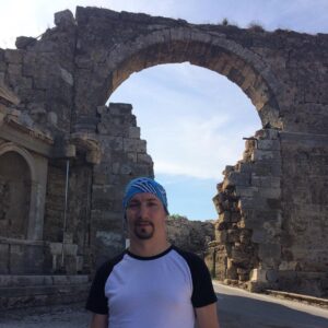Sergey Kutergin Instagram - Давайте, я типа оттуда желаю Вам доброго утра и хорошего воскресенья! На самом деле, я лениво сплю в Москве)) #утютю #толькопричёсанныепосты #сергеич