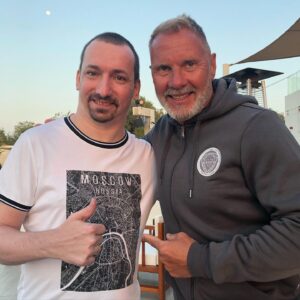 Sergey Kutergin Instagram - Прикольно встретить и провести 14 февраля в Дубае и с легендой «Баварии» Торстеном Финком. Но вот такой уж я тип🤷‍♂️