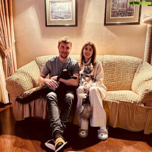 Sergey Sirotkin Instagram - Дорогие друзья! 

2022 год выдался для меня крайне сложным, непредсказуемым, но в то же время и счастливым. 

Он заставил всех нас пересмотреть свои ценности и по-другому взглянуть на многие вещи. Тем не менее, в этом году произошло и много хорошего. В сложившейся ситуации были выбраны и созданы направления, которые я уверен принесут свои плоды. За этот год я познакомился со многими великолепными людьми, которые не только пополняли ряды нашей сплоченной команды, но и стали настоящими друзьями! Я благодарен своей семье, которая всегда рядом и во всем меня поддерживает! Я практически не делюсь личной жизнью в соц сетях, но этот год принёс мне много счастливых событий ❤️

В 2023 году хочу пожелать всем мира и добра, чтобы близкие всегда были рядом и здоровы! Желаю вам находить в себе силы верить в задуманное и продолжать мечтать! Пусть все обязательно свершится и в 2023 всех нас будут сопровождать исключительно позитивные моменты. Искренне хочу, чтобы ровно через год, подводя итоги уже 2023 года, у каждого из нас было много разных поводов похвастаться достигнутым. 

С Новым 2023 годом, дорогие друзья!🎄

#happynewyear #2023