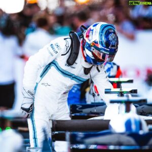 Sergey Sirotkin Instagram - Разбор трассы в Имоле.

Впервые я проехал гонку в Имоле в 2011 году. И тех пор эту трассу я считаю одной из самых интересных и сложных среди всех, на которых мне приходилось пилотировать. Причём сложных и с точки зрения пилотирования, и с точки зрения работы машины.

Чем сложна эта трасса с точки зрения пилотирования?

Во-первых, она требовательна к точности, так же, как, например, трасса в Джидде. В Имоле много поворотов, которые требуют от пилота филигранной точности в плане построения траекторий. Буквально считанные сантиметры отклонения приводят к тому, что приходится сильно сбрасывать скорость, или вовсе промахиваются мимо поворота. И так как многие повороты на этой трассе  реализованы в виде связок, промах в одном повороте тут же влечёт большие последствия в другом. 

Второй момент — трасса очень  требовательна и сложна с точки зрения торможений и входа в поворот. В Имоле есть множество зон, в которых пилот вынужден тормозить буквально в повороте. Ввиду этого пилоты и машины вечно балансируют на грани поворачиваемости и на грани потери задней оси. Для пилота это очень неудобная позиция, поскольку, по сути, он вынужден слишком сильно тормозить с повернутым рулём. 

Так как на этой трассе много поворотов, провоцирующих появление избыточной поворачиваемости и дестабилизации задней оси, велика вероятность перегрева задних шин, который может перевести к потере сцепления на задней оси. 

Последний момент — перепад высот на трассе. Если мы возьмём, например, повороты  7 и 10, и сравним их с поворотом 14, то мы поймём, что эти места требует от нас противоположного подхода к пилотажу.  На выходе из 7 поворота у нас есть сильный подъём. Следовательно, пилот вынужден чуть раньше на входе разворачивать машину, чтобы не потерять скорость из-за подъёма, сохранить больше скорости в повороте, сделать траекторию чуть более округлой, раньше подхватить скорость газом, да и в целом проходить его с большим прицелом не на позднее торможение, а скорее на сохранение более высокой минимальной скорости и наилучшим выходом. 

Продолжение в карусели! ➡️

English text in comments