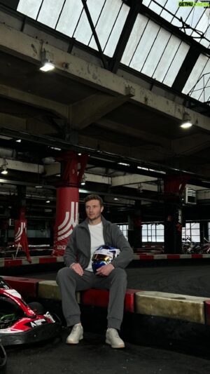 Sergey Sirotkin Instagram - На днях давал интервью российскому бренду @12storeez_men 

Поговорили о моей гоночной миссии, работе в Российской автомобильной федерации, адреналине и психологии. 

Подробнее по ссылке в шапке профиля или историях.