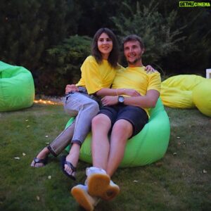 Sergey Sirotkin Instagram - Обычно я никогда не отмечаю день рождения, так как для меня этот день мало чем отличается от любого другого. Однако в этом году обстоятельства сложились так, что очень захотелось собрать компанию и провести уютный вечер за празднованием .

Встретить свои 27 лет у меня получилось внутри нашей «гоночной» тусовки. И конечно, тут нельзя не сказать о том, как объединяет людей любовь к автоспорту. Вчерашние ученики Академии S35, такие же фанаты автоспорта как и я, они стали мне добрыми и преданными друзьями, единомышленниками, которые разделяют и поддерживают любые мои начинания.

Благодарю  каждого, кто в этот день был рядом и так или иначе был причастен к моему празднику. А также от всей души говорю «спасибо» каждому, кто поздравил меня лично или в социальных сетях ❤️