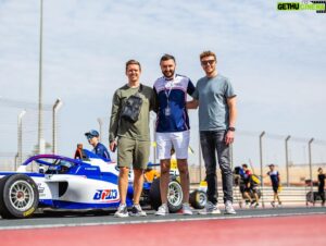 Sergey Sirotkin Instagram - Место встречи новое, компания все та же 😎