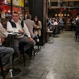 Sergi Arola Instagram - Este fin de semana recién comienza lleno de tapas 💃!!! Ven a disfrutar todos los increíbles sabores de nuestro chef @sergiarola ✨, no te lo pierdas! Aquí estamos con la casa llena esperando un tremendo show en @granarenamonticello 🤩 Te esperamos!! 🫶
.
.
.
.
.
.
#tapasycañas #tapas #tapasnight #tapaslover #tapasycopas #tapasbar