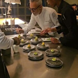 Sergi Arola Instagram - A poco rato de ver aquí en Portugal la final de @topchefvipchile ...
.
.
@cristianriquelmecroque 
@ferfuentescardenas 
@benjanast 
@tolchef 
@francisco.callejas 
@chilevision 
.
.
GRACIAS ❤️
#amomitrabajo❤️ #amoestetrabajo♥️ #creatividadtranquila