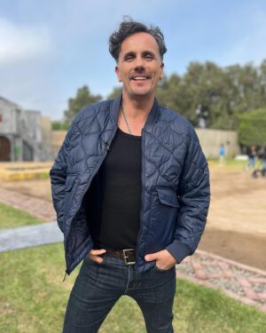 Sergio Lagos Instagram - Así avanza las aventuras y desventuras de la realización de @ganaroservir aquí en Lima. 🇵🇪 ⭐️⭐️⭐️

Seguimos jugando, creando e intentado entregarles el mejor show de tele realidad de la televisión chilena. 🇨🇱 

Muchas gracias por toda la altísima fidelidad de estos días.  Un gran abrazo para ustedes y un gran abrazo también al equipo de @perryelliscl ❤️ siempre junto q nosotros !!!!

📷 @marcebadilla
