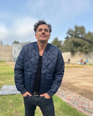 Sergio Lagos Instagram - Así avanza las aventuras y desventuras de la realización de @ganaroservir aquí en Lima. 🇵🇪 ⭐️⭐️⭐️

Seguimos jugando, creando e intentado entregarles el mejor show de tele realidad de la televisión chilena. 🇨🇱 

Muchas gracias por toda la altísima fidelidad de estos días.  Un gran abrazo para ustedes y un gran abrazo también al equipo de @perryelliscl ❤️ siempre junto q nosotros !!!!

📷 @marcebadilla